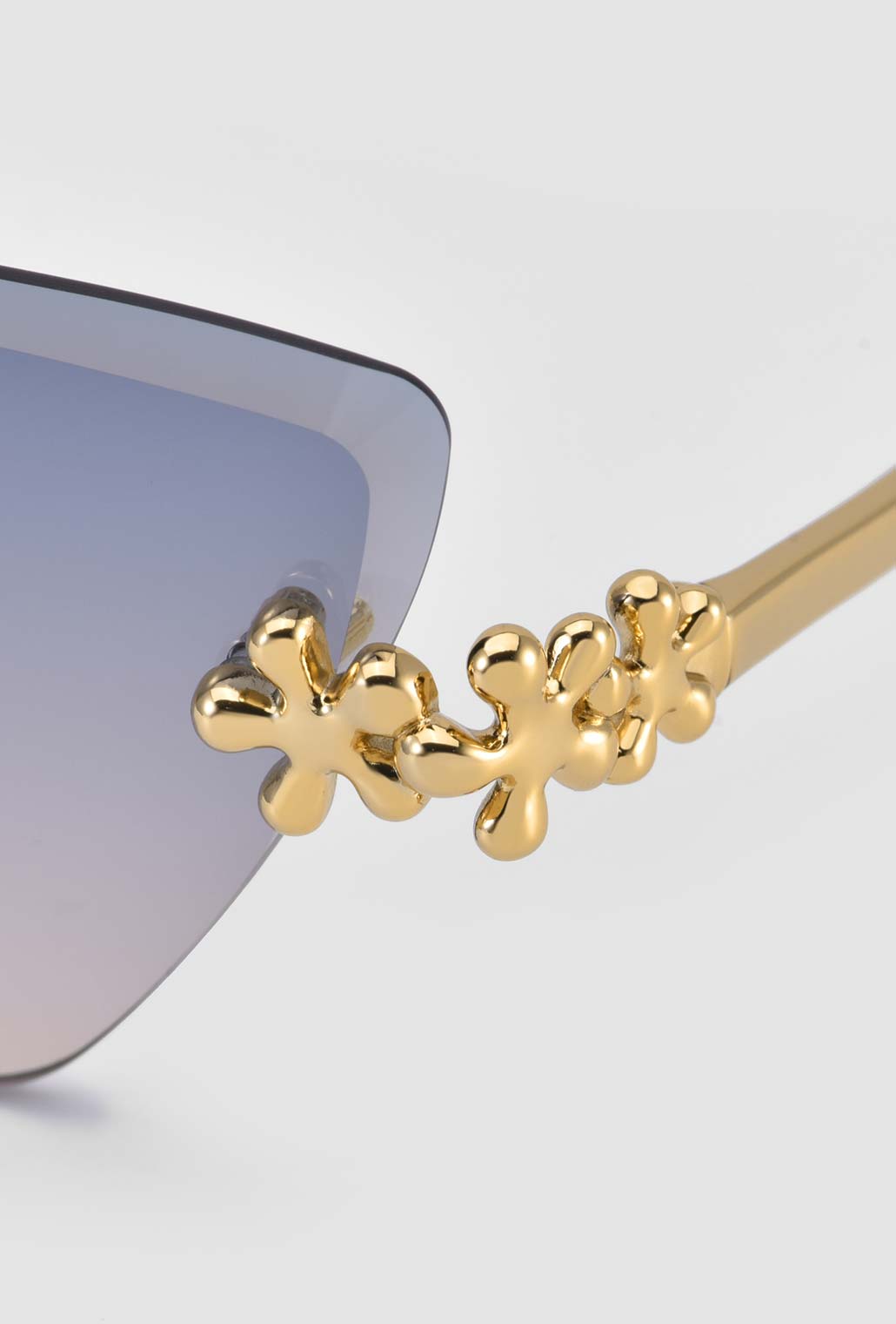 For arts sake up close-9