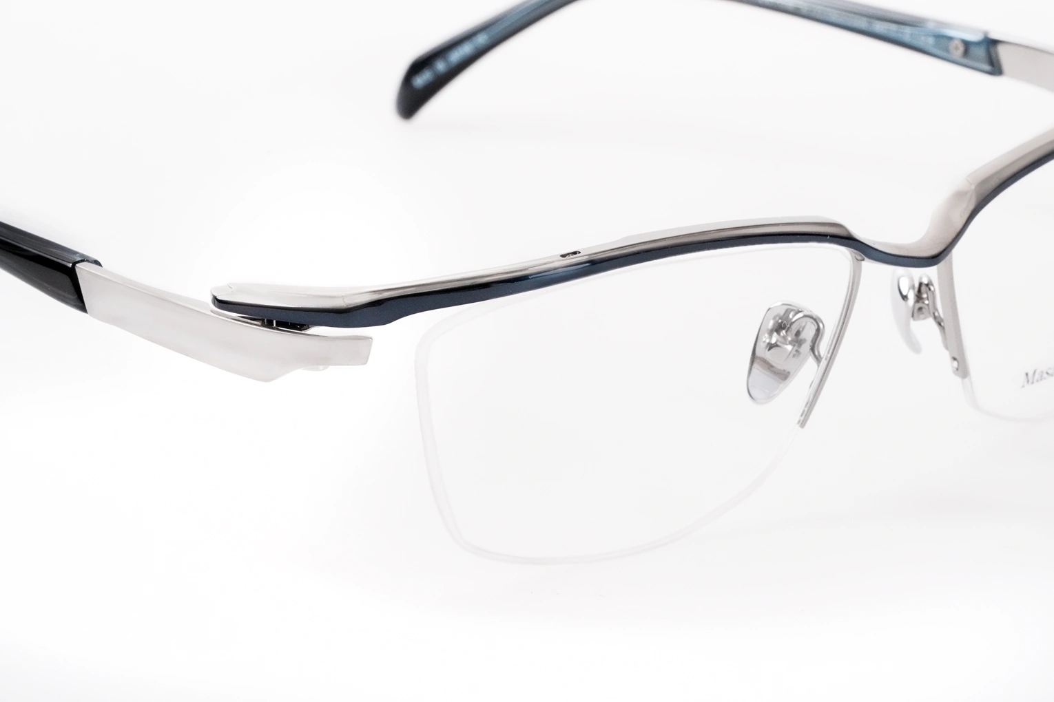 Wide head fit eyewear guide5