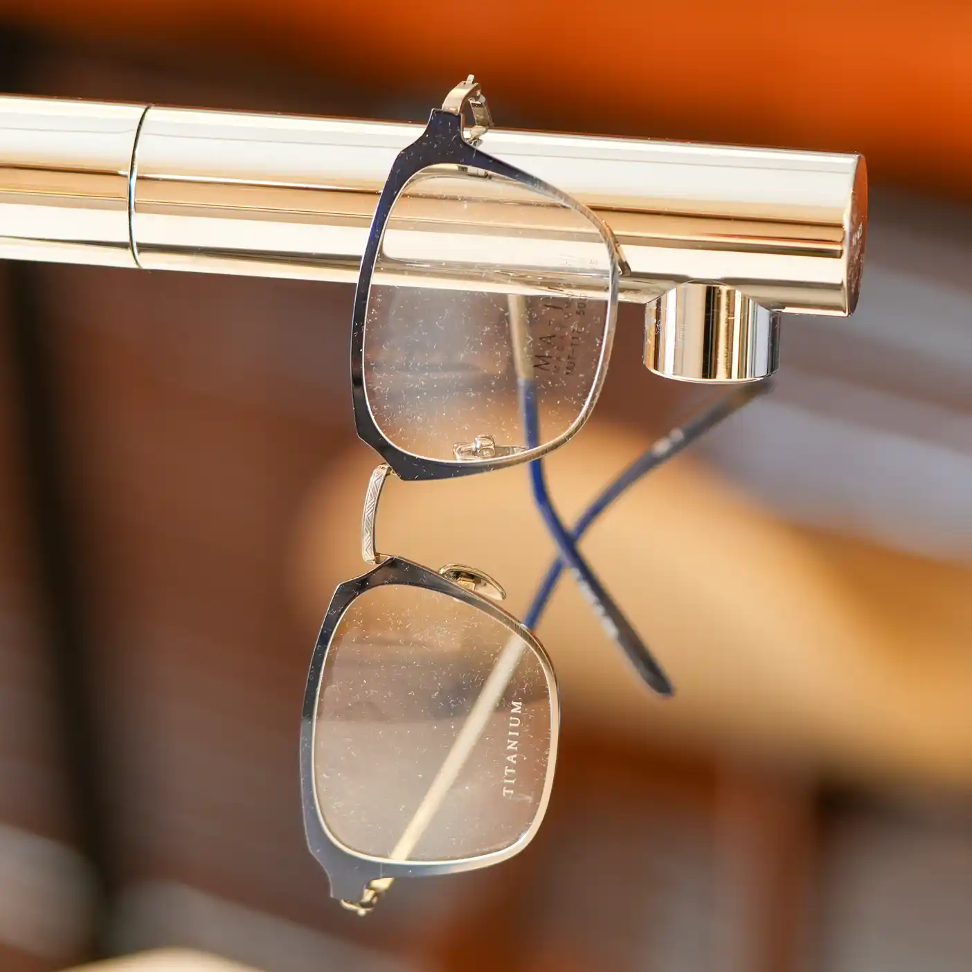 How to clean glasses properly