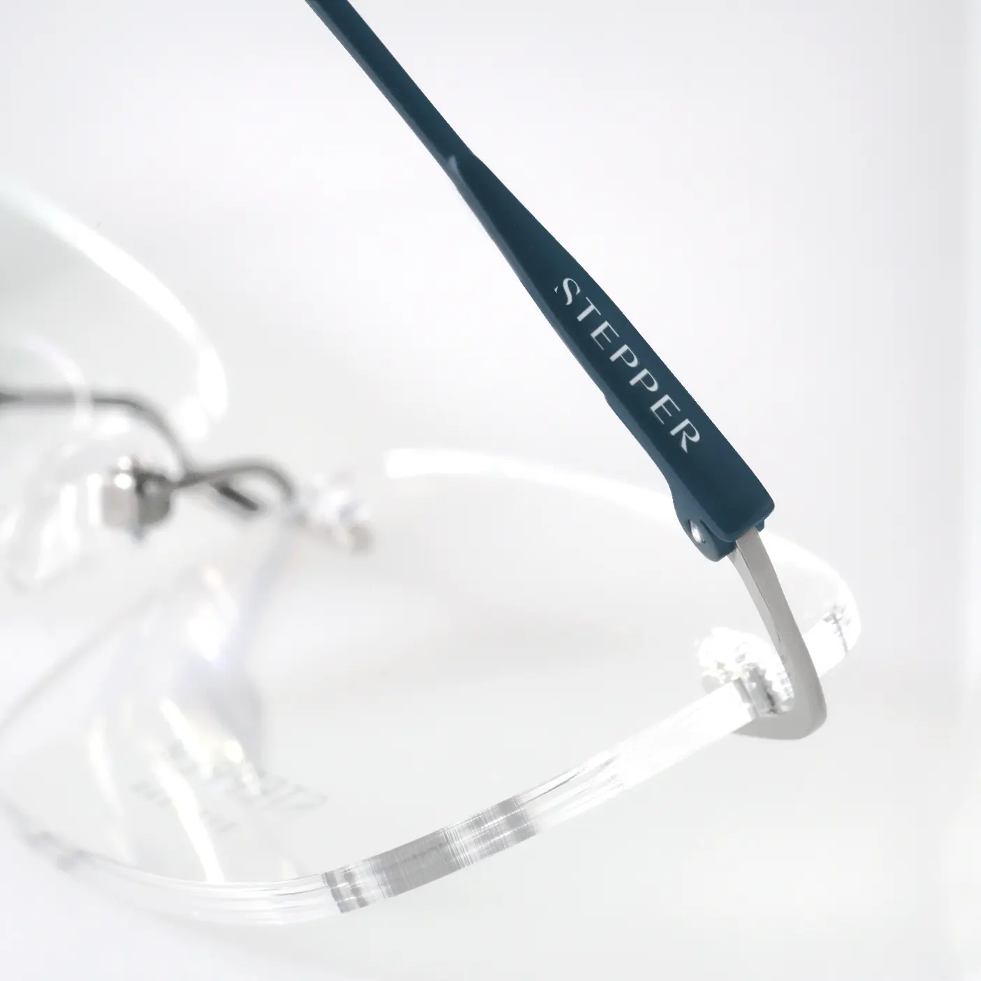 Stepper functional evolution rimless TX5