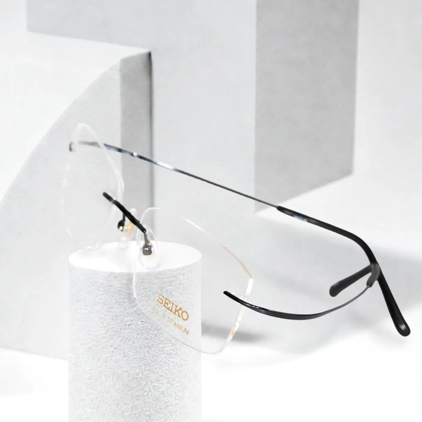 Precision in minimalism seiko rimless