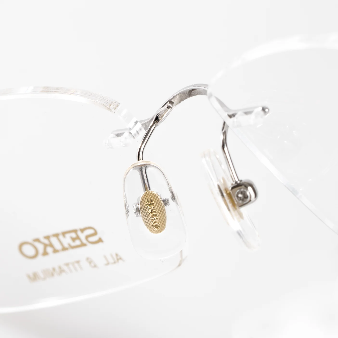 Precision in minimalism seiko rimless