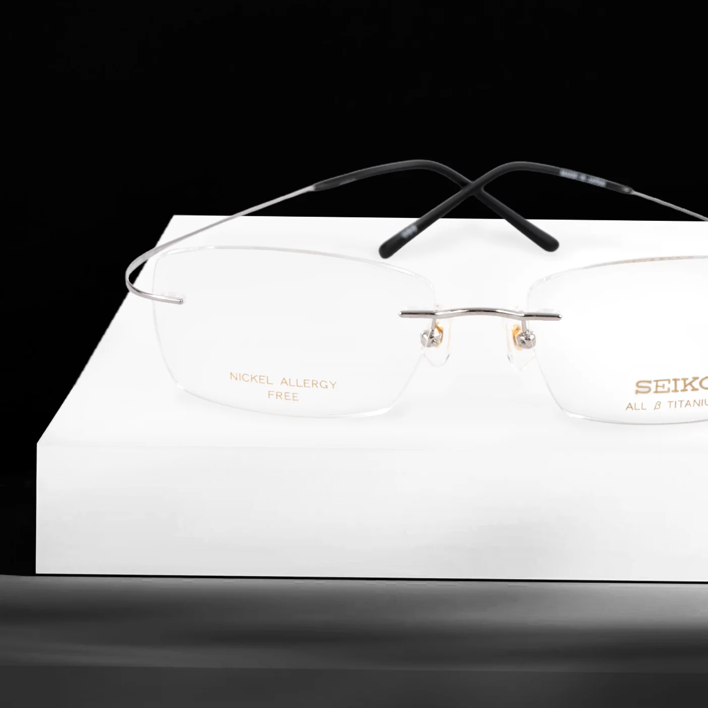 Precision in minimalism seiko rimless