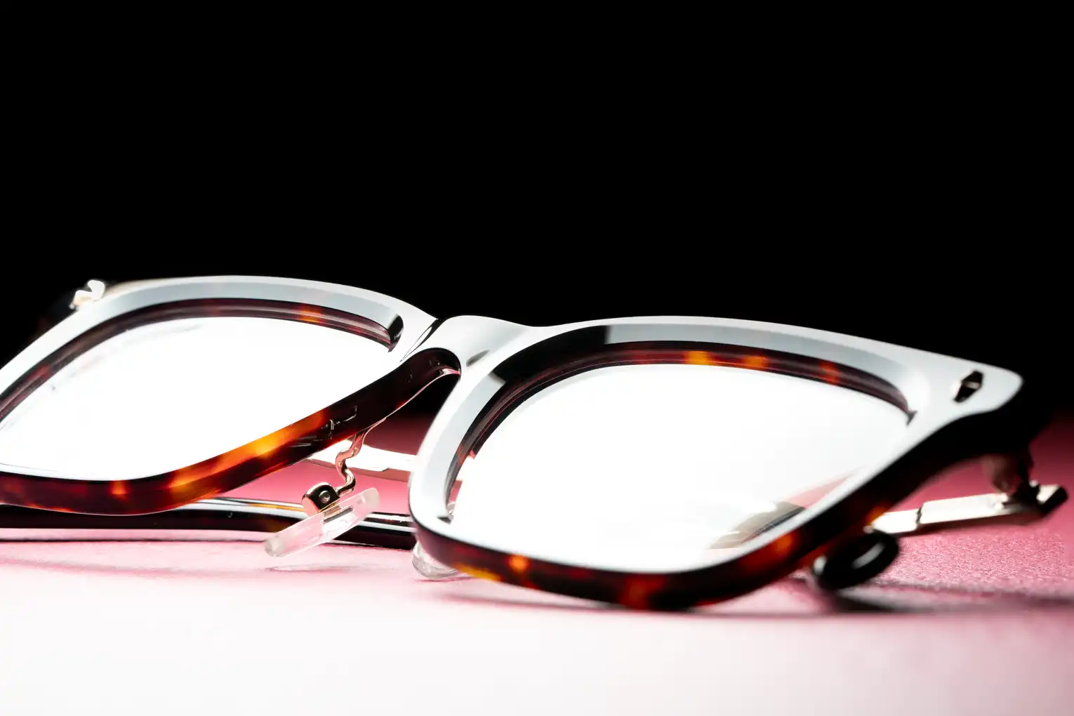 St dupont angular frame design