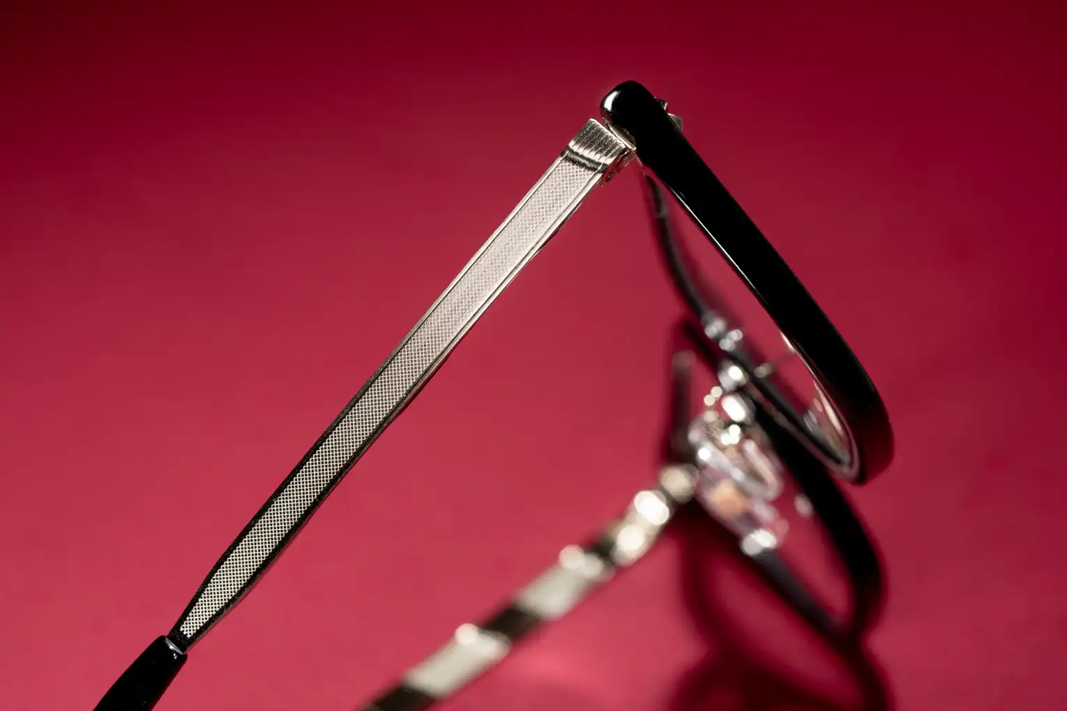 St dupont angular frame design